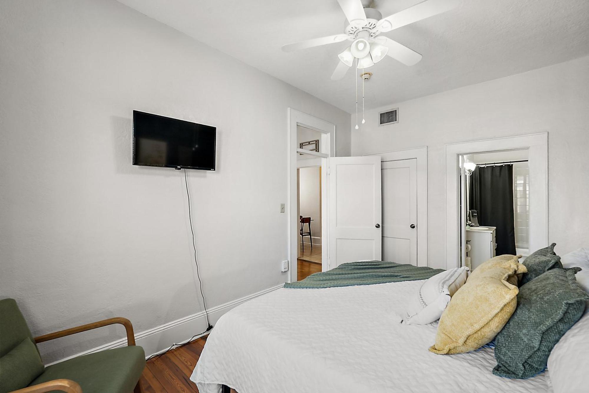 Downtown Den-King Bed~Heart Of Eustis~Queen Sleeper~Upstairs~Bright & Happy Экстерьер фото